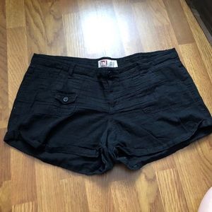 Black lei shorts juniors size 17